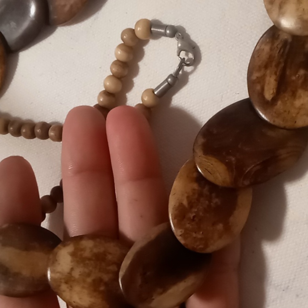 Vintage 26 inches long polished agate stone necklace.with wooden beads. - Picture 2 of 5